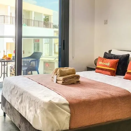 Phaedrus Living: Seaside Luxury Flat Athina 115