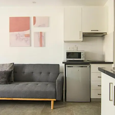 Phaedrus Living: Seaside Luxury Flat Athina 115