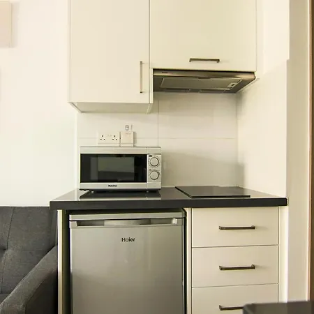 아파트 Phaedrus Living: Seaside Luxury Flat Athina 115 파포스