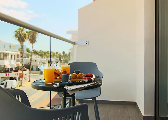 Phaedrus Living: Seaside Luxury Flat Athina 115 *