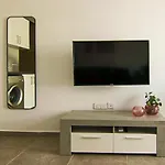 Daire Phaedrus Living: Seaside Luxury Flat Athina 115 *