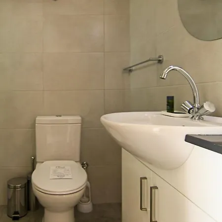 Phaedrus Living: Seaside Luxury Flat Athina 115 Апартаменты Пафос