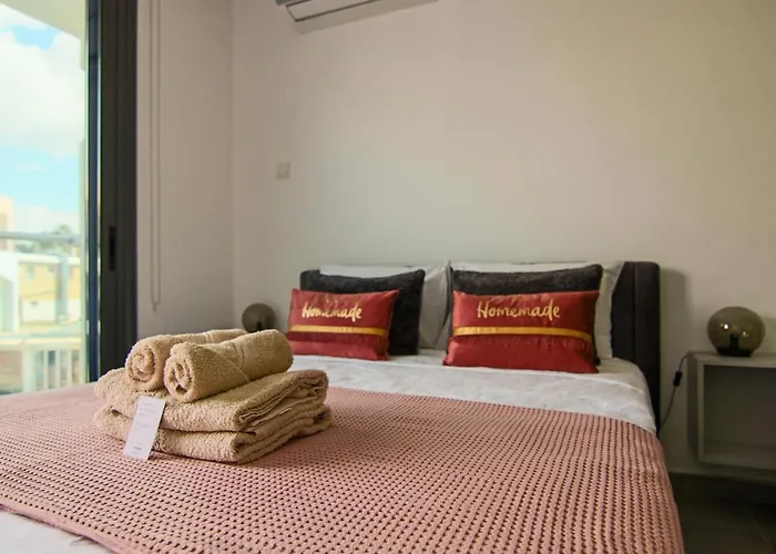 Phaedrus Living: Seaside Luxury Flat Athina 115