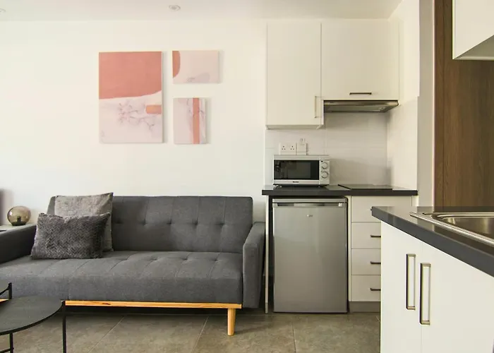 Phaedrus Living: Seaside Luxury Flat Athina 115